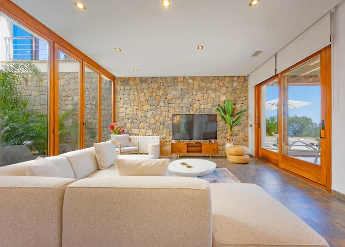 Anis By Plusholidays