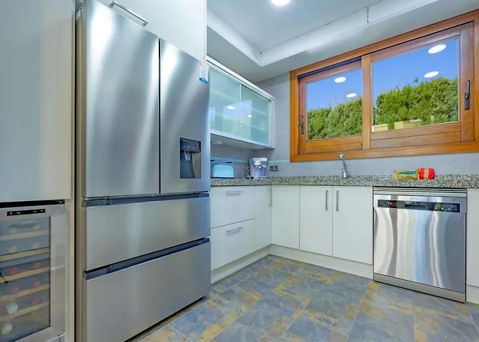 Anis By Plusholidays Villa *